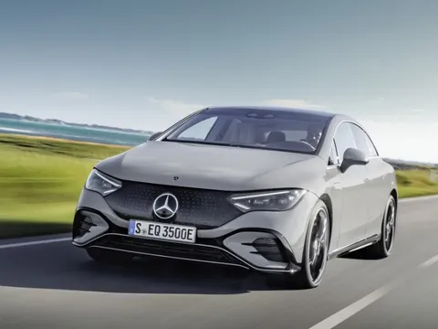 Mercedes-Benz EQE chạy điện ra mắt - đàn em của "siêu sedan" EQS với trang bị không kém cạnh, tầm hoạt động 660 km