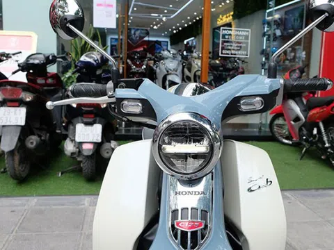 Xe máy Honda nhập Thái, tiết kiệm xăng 1,5 lít/100km vừa về đại lý: Đẹp xuất sắc?