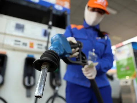 Giá xăng dầu lại đồng loạt giảm kể từ 15h ngày 11/8