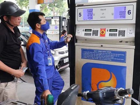 Giá xăng dầu hôm nay 18/8: Bật tăng sau khi chạm đáy 6 tháng qua, giá xăng nhập về Việt Nam giảm mạnh
