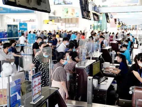Sân bay Nội Bài dự kiến đón 75.000 lượt khách/ngày trong dịp lễ 30/4 - 1/5